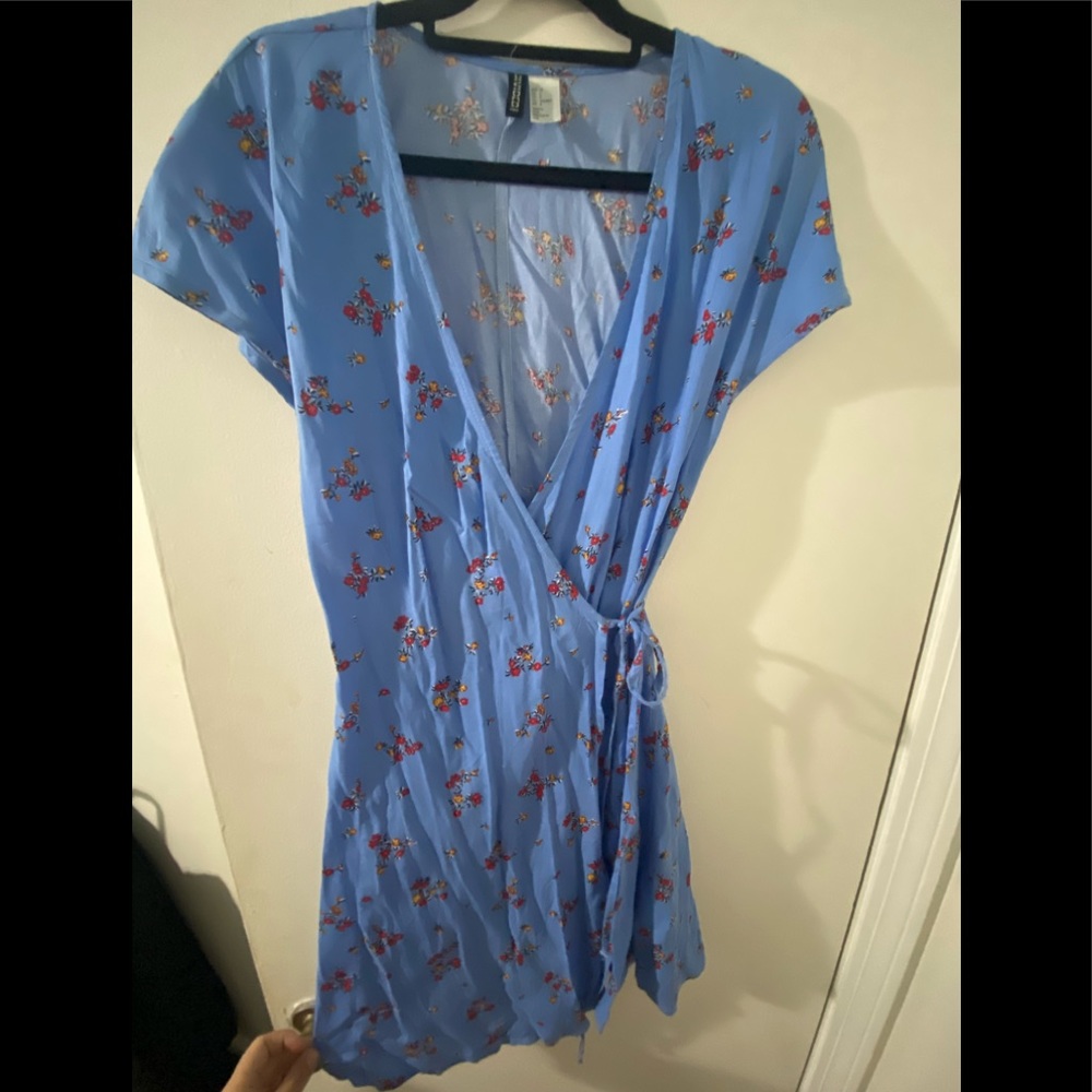 Mini wrap dress with floral design